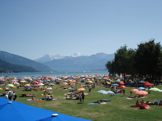 Die Liegewiese mit dem schönsten Panorama der Schweiz