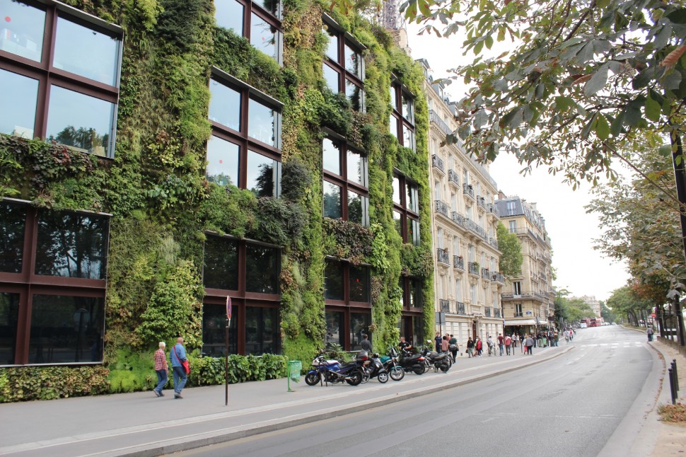 Musée du Quai Branly von der Strasse