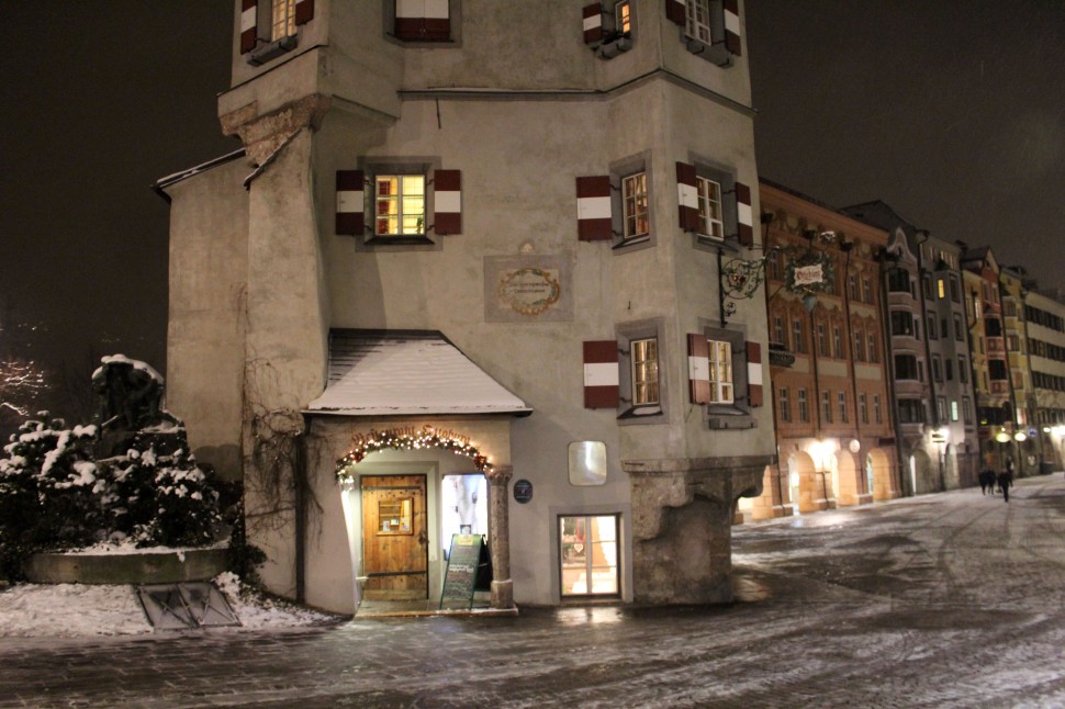 Ottoburg bei Nacht