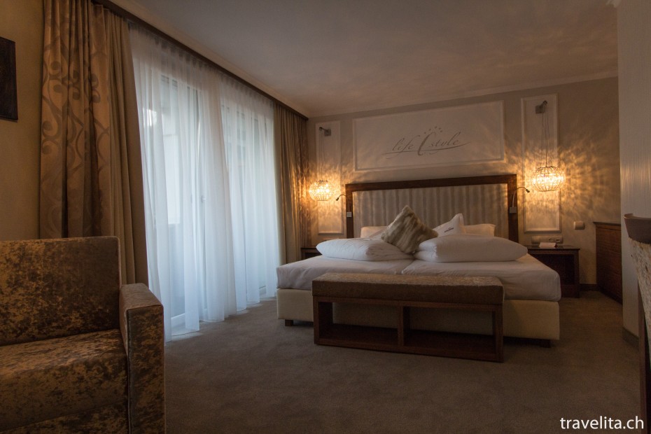 Junior Suite Bett im Hotel Cervosa