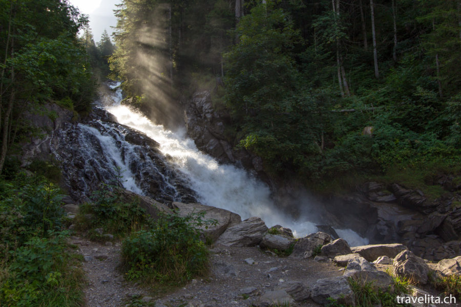 Wandern im Obersimmental – Simmenfälle und Siebe Brunnen