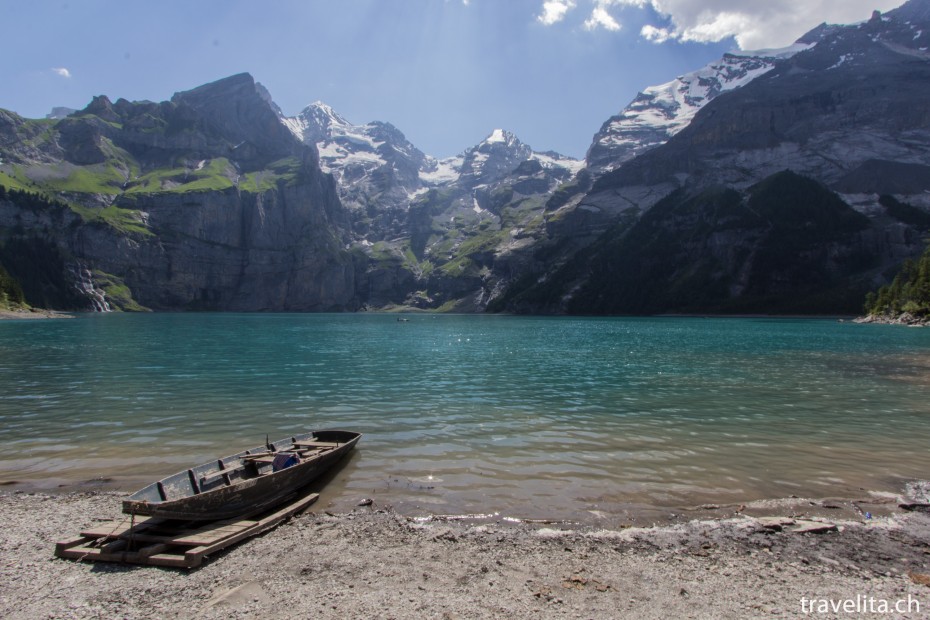 Boot am Ufer des Oeschinensee