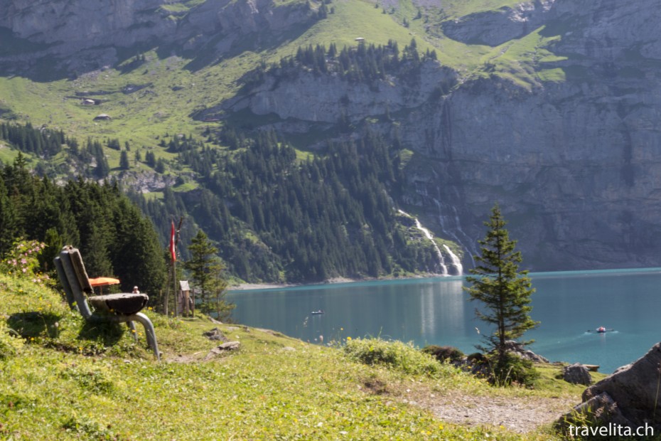 Oeschinensee mit Bank