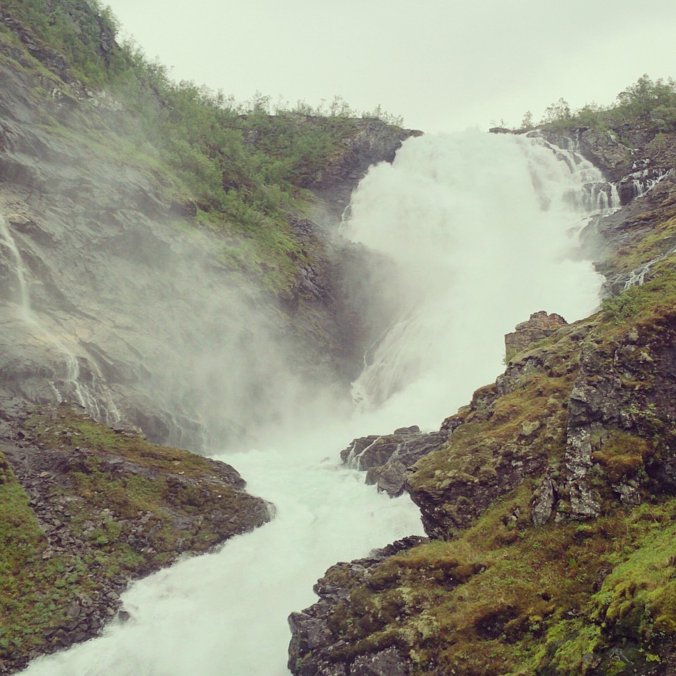 Flamsbahn-Kjosfossen-Wasserfall