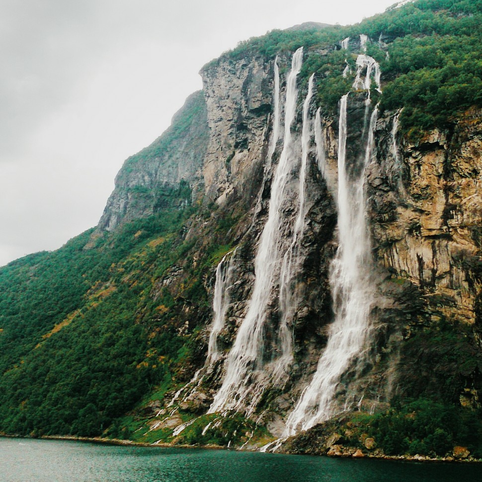 Geirangerfjord-SevenSisters-Wasserfall-2