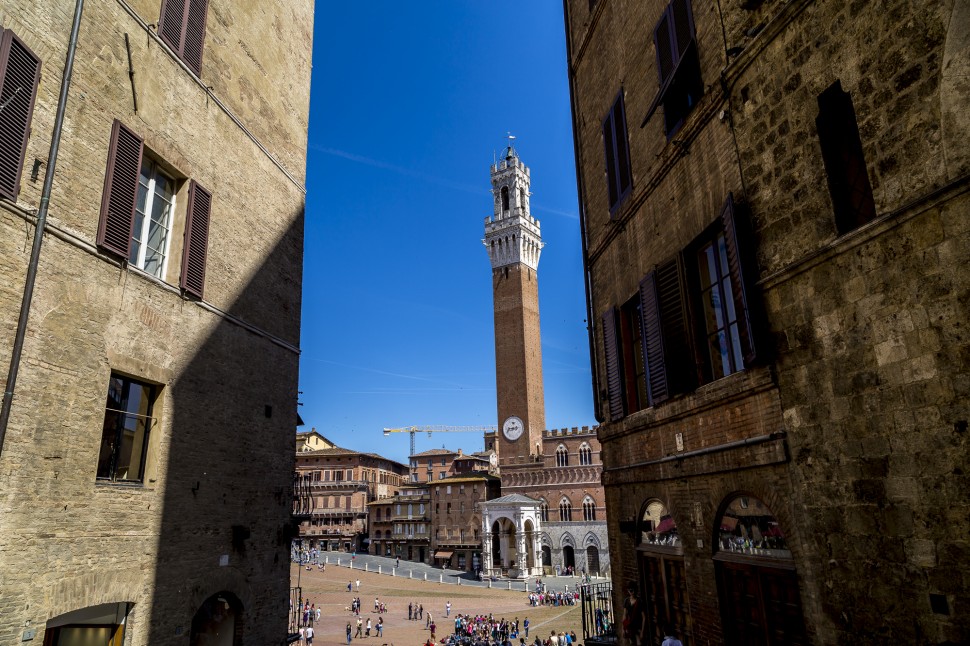 siena-torre-del-Mangia-Piazza