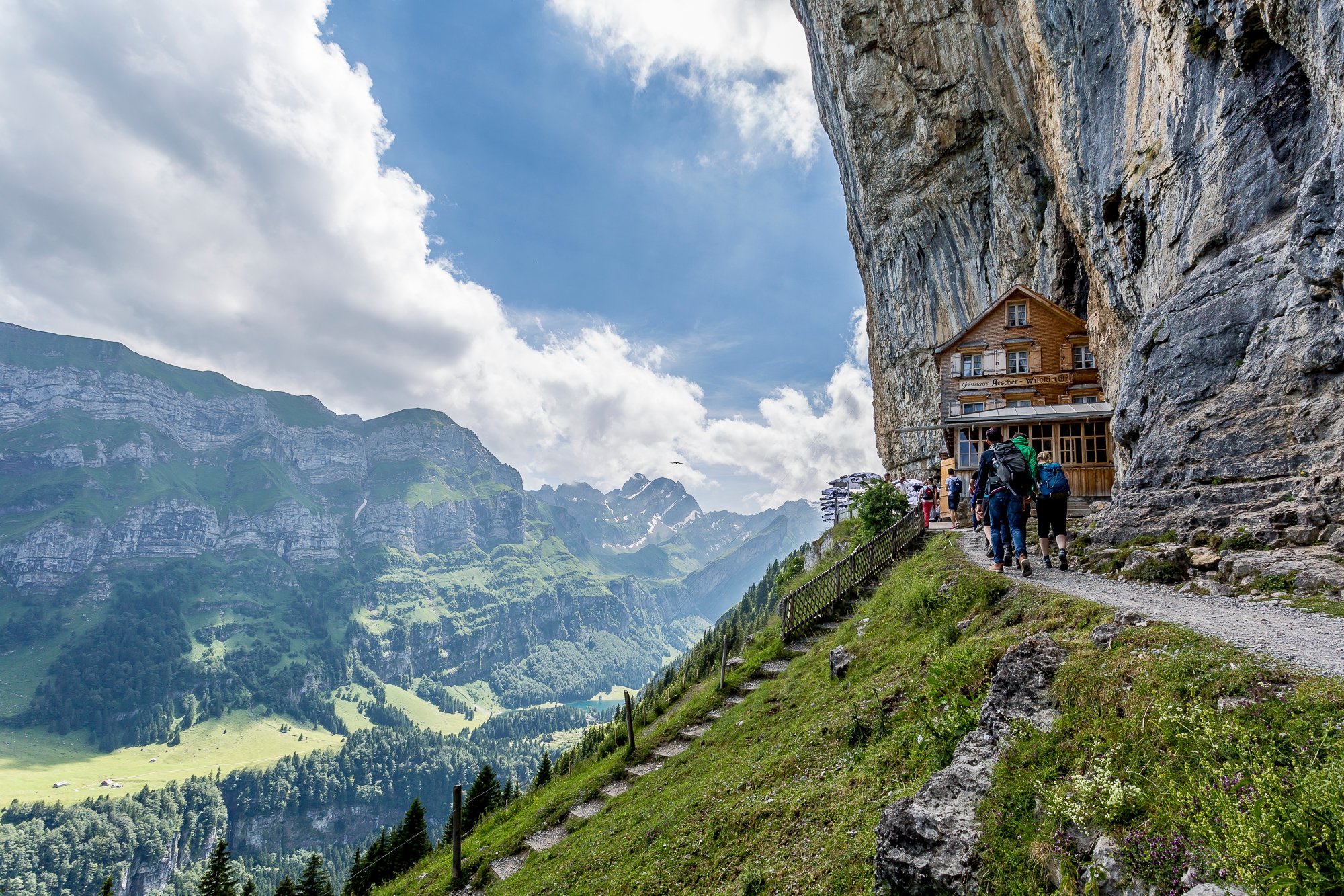 Appenzellerland Wanderung - Berggasthaus Aescher - Seealpsee