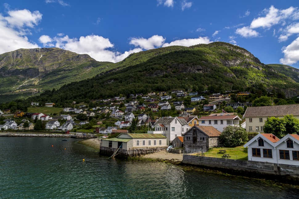 Aurlandsfjord-Aurland