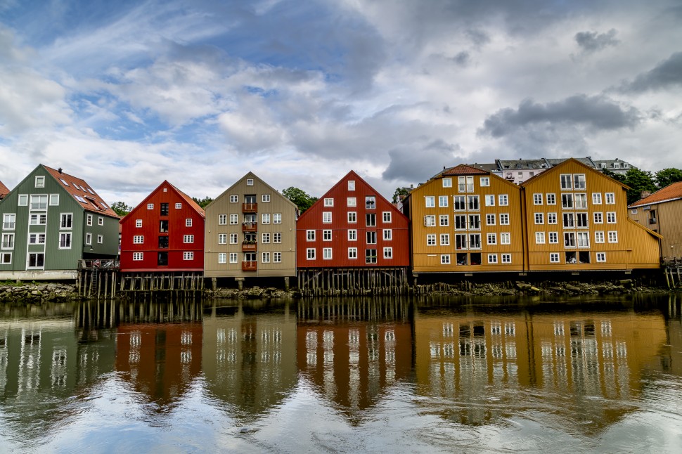 Trondheim-Nidelva-historische-Gebäude