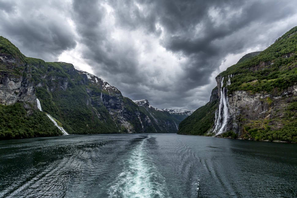 hurtigruten-Geirangerfjord-Seven-Sisters