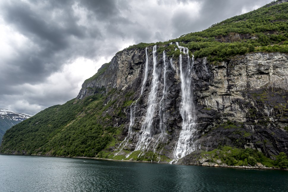 hurtigruten-Geirangerfjord-SevenSister-1