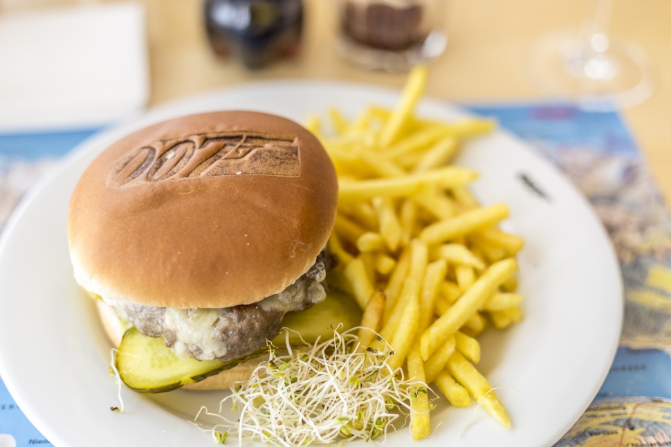 Schilthorn-James-Bond-Burger