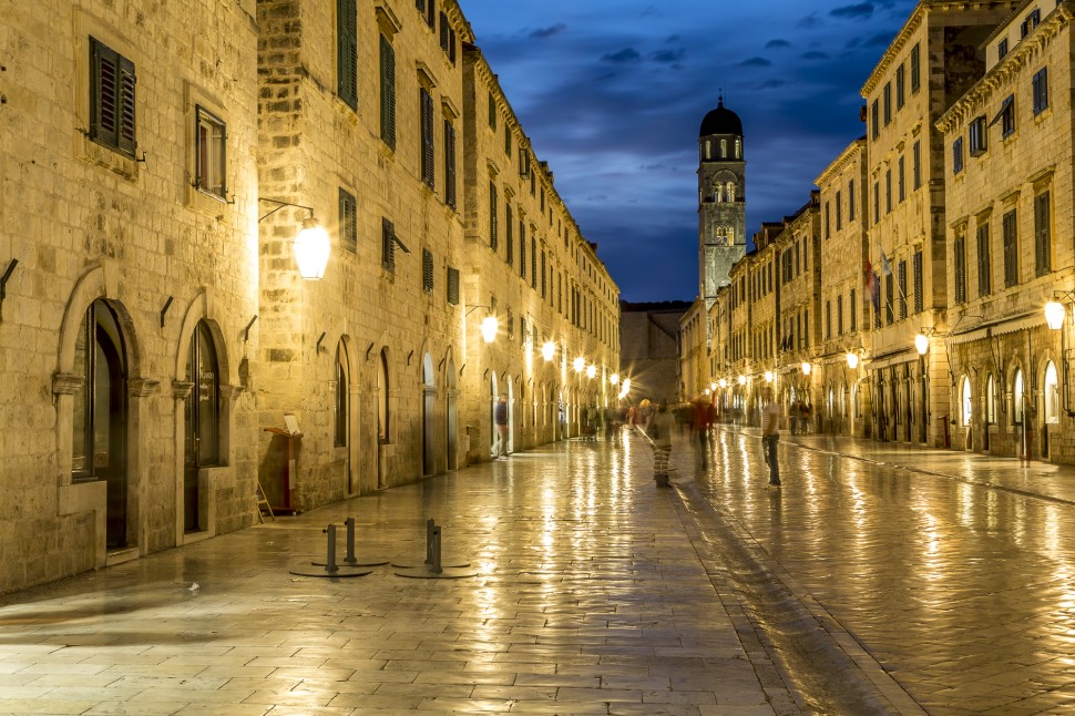 dubvronik-stradun-blue-hour-1