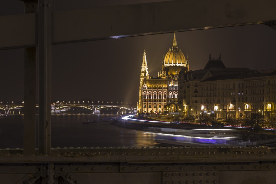 budapest-parliament-night