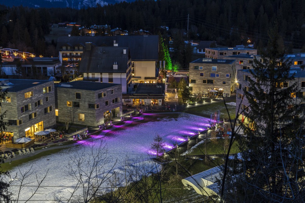 laax-rocksresort-night