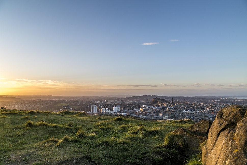 edinburgh-kliffen-Abenstimmung