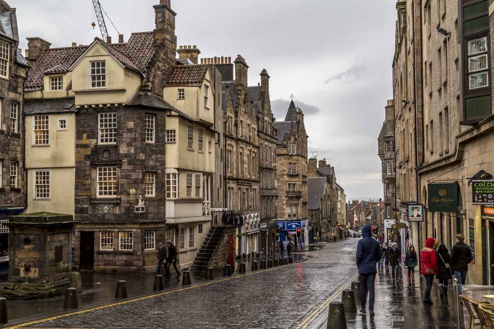 edinburgh-royal-mile-netherbow