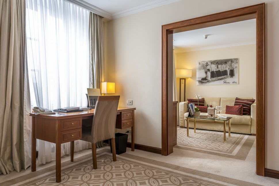 Kempinski-St-Moritz-Junior-Suite-2