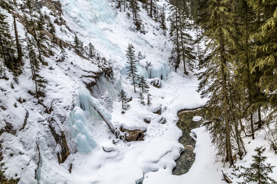 johnston-canyon-ice-walk-1