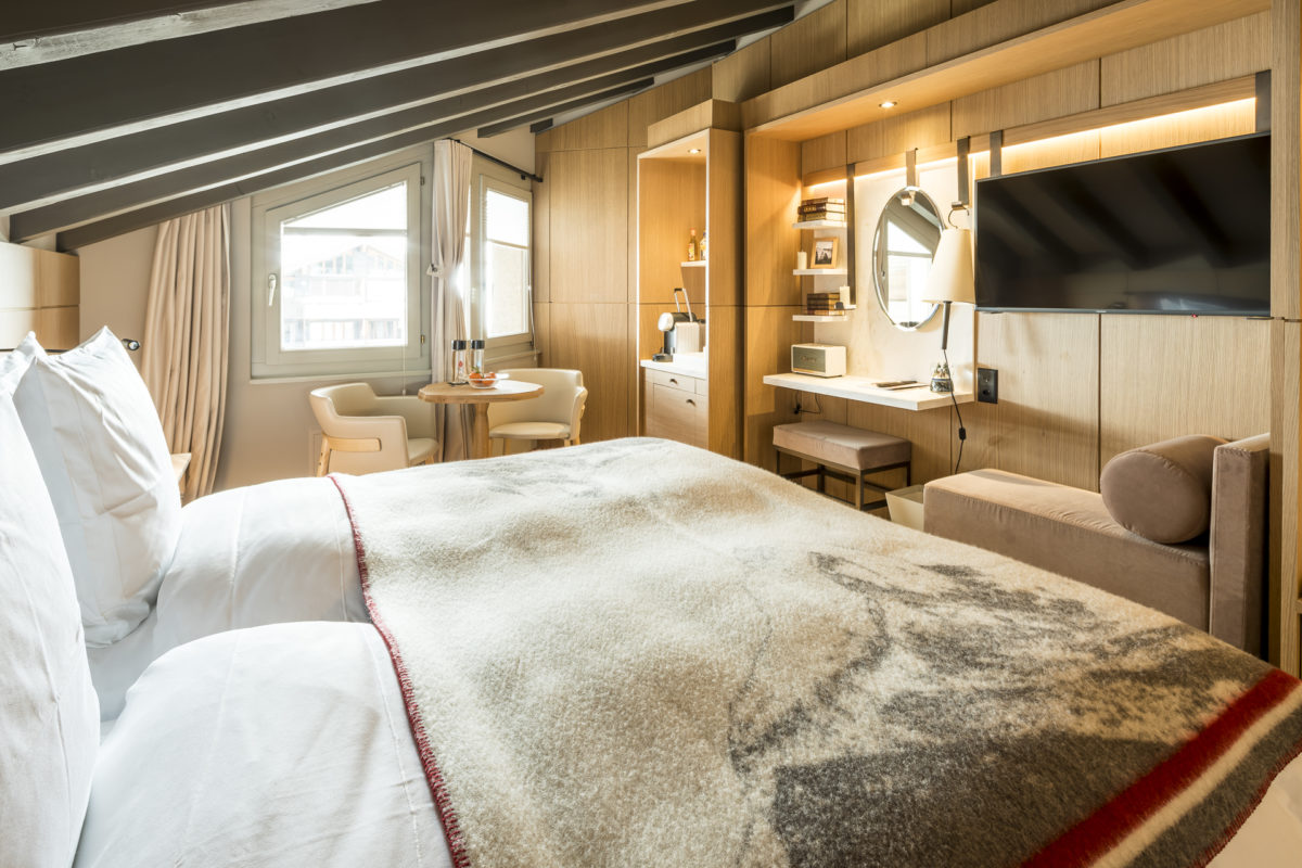 Doppelzimmer Schweizerhof Zermatt Eckzimmer