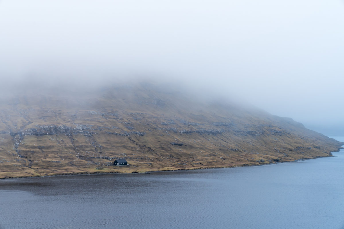 Fjord Färöer-Inseln