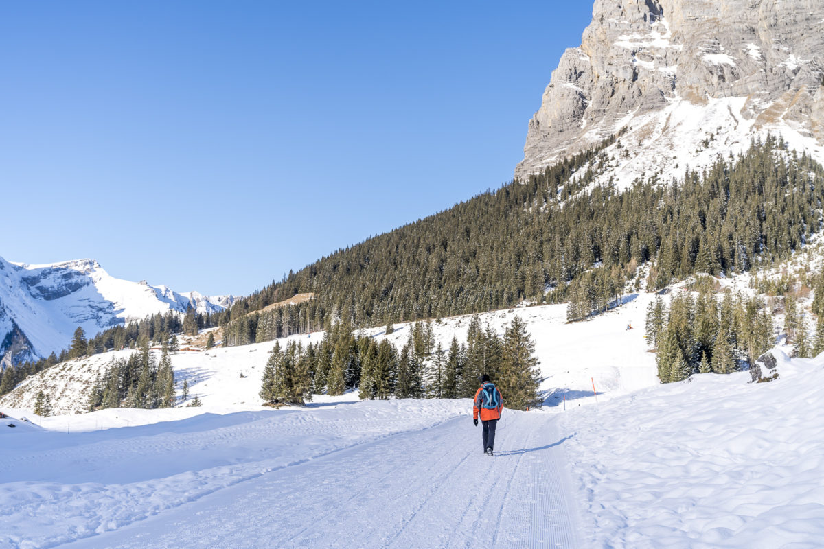 Winterwanderung Oeschinensee Bergstation