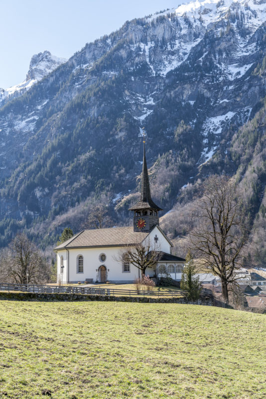 Kirche Kandergrund