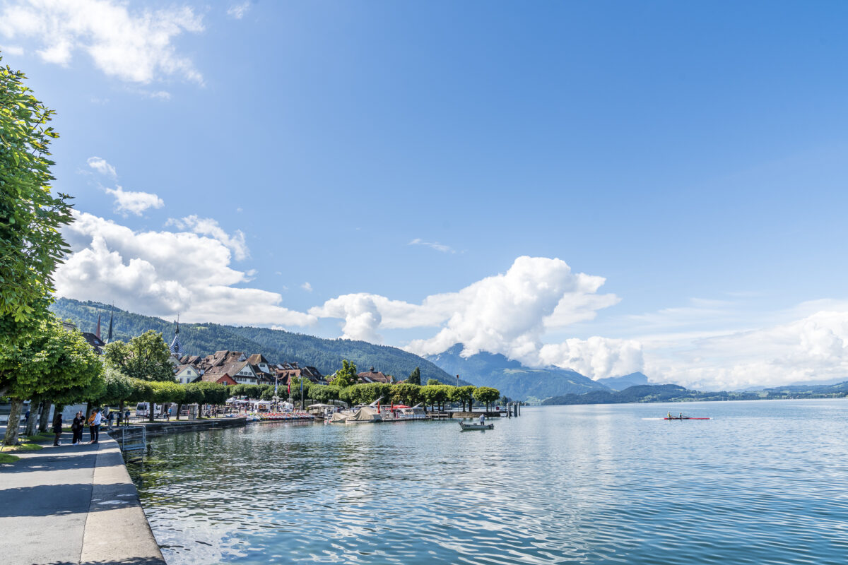 Seepromenade Zug Zugersee