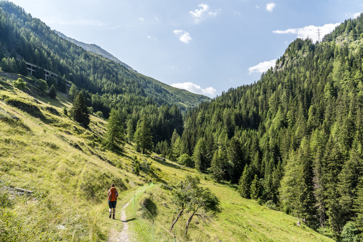 Bourg-St-Pierre Wandern