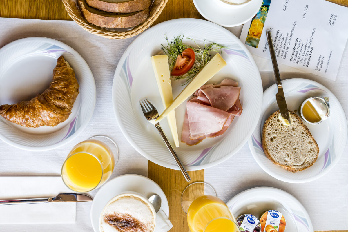 Boat trip on Lake Brienz Breakfast