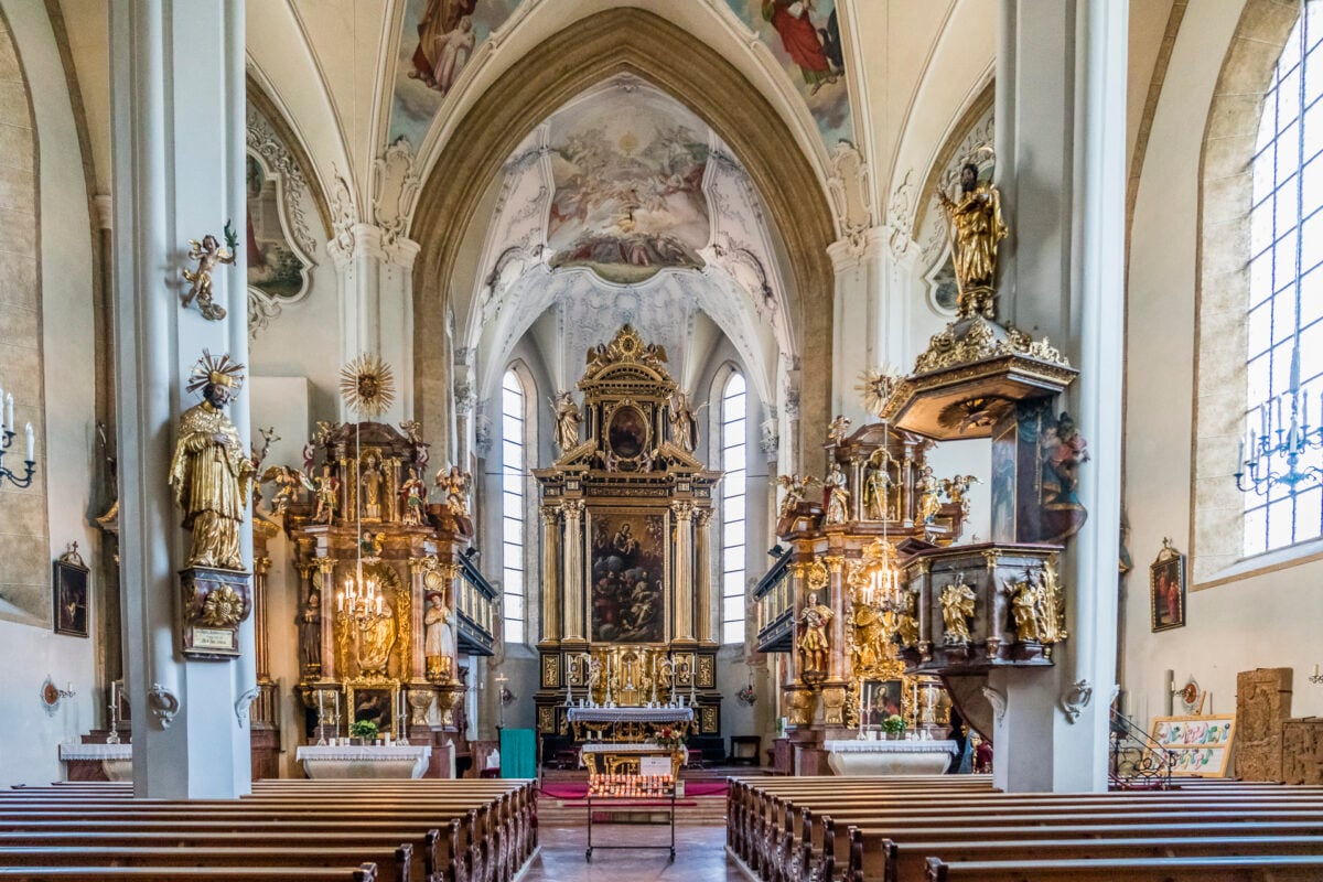 Kitzbühel church architecture