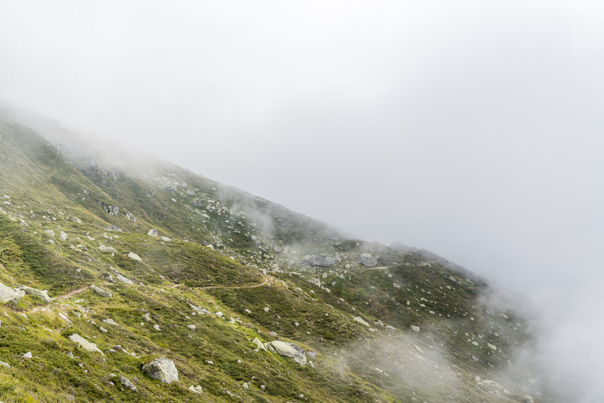 Furka Höhenweg Nebel