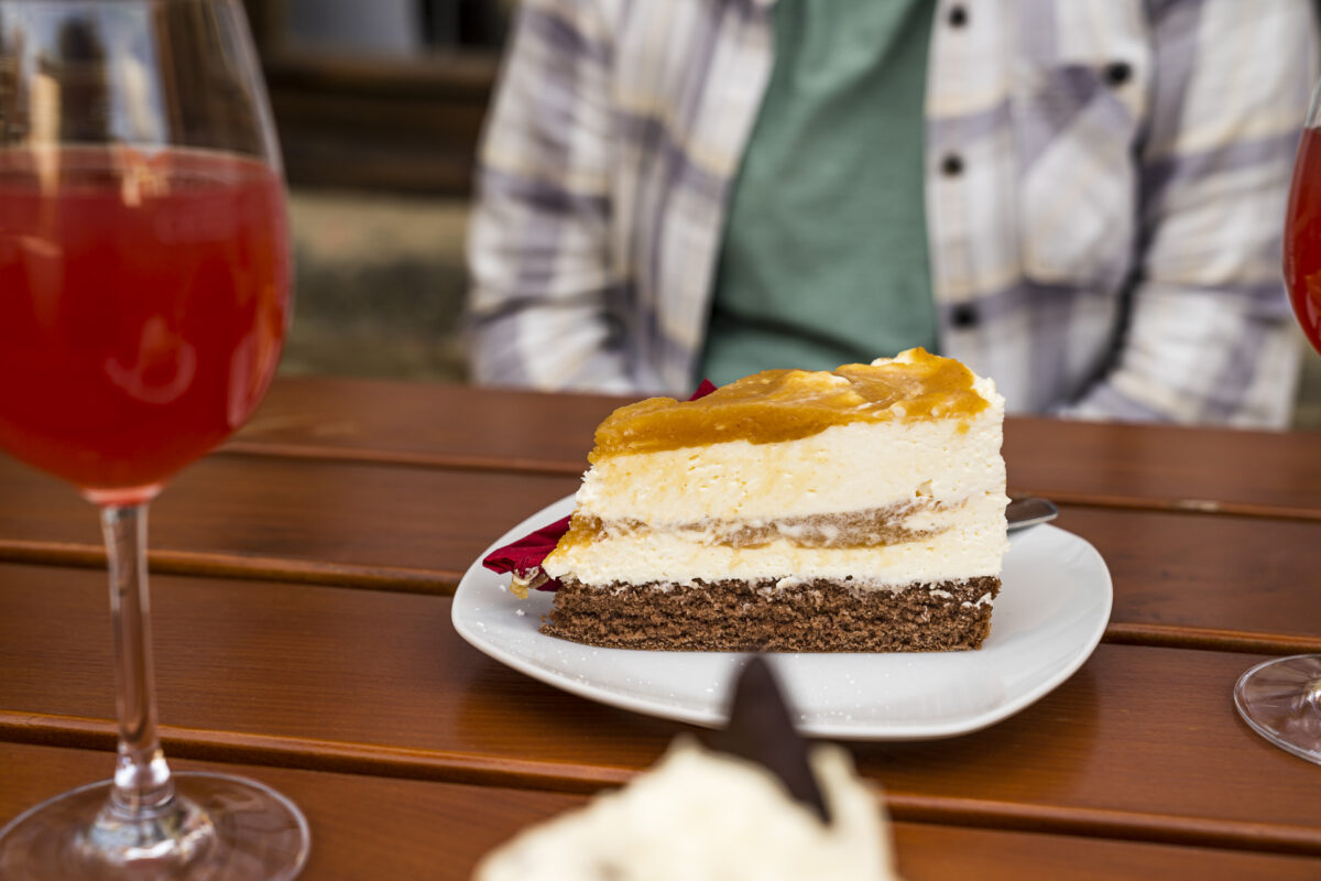 Kuchen im Cafe im Dominikanerkloster