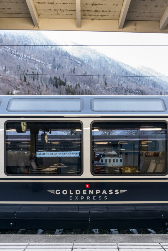 Bahnhof Interlaken GoldenPass Express