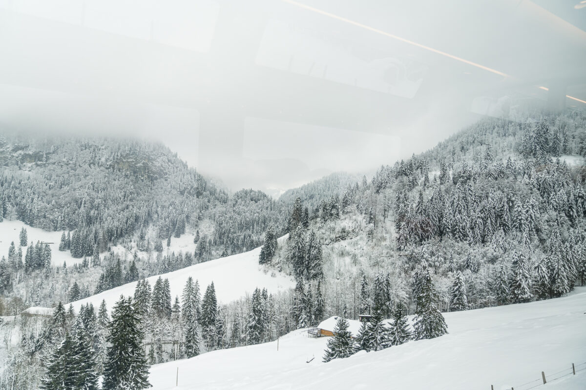 Winterlandschaft GoldenPass Strecke