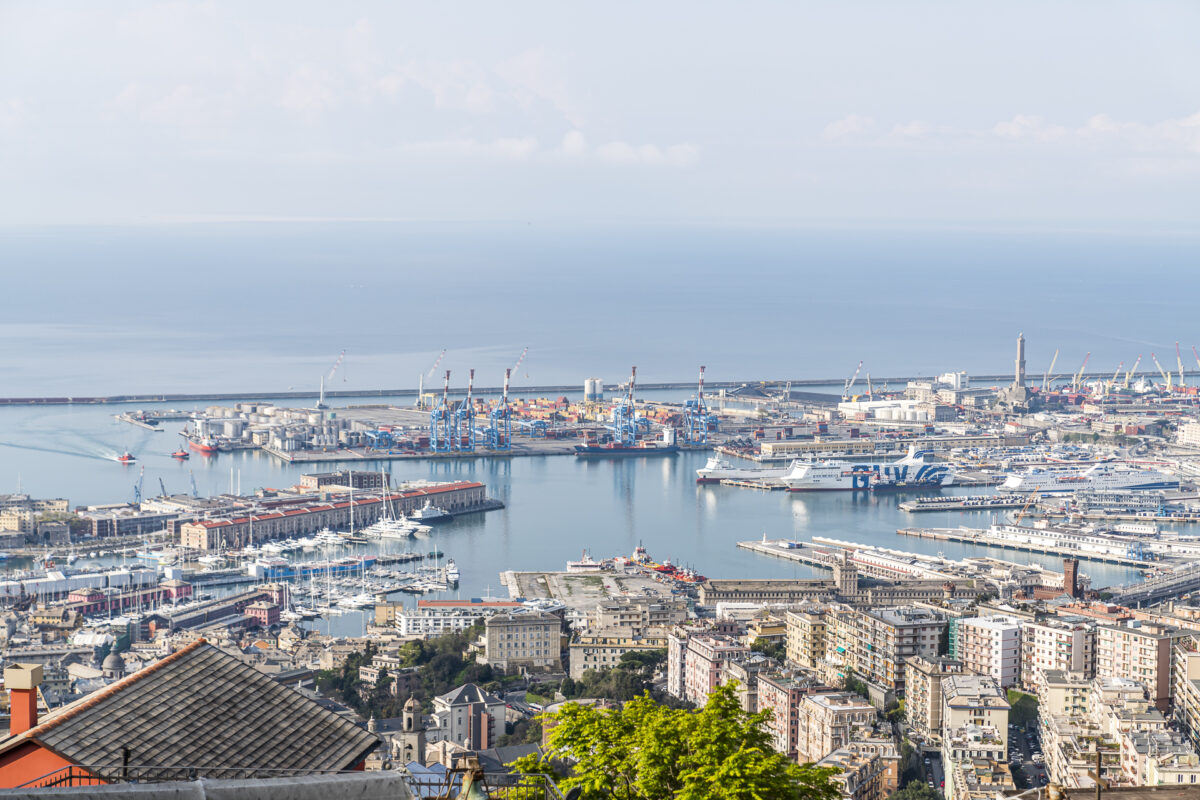 Aussicht auf den Hafen von Genua