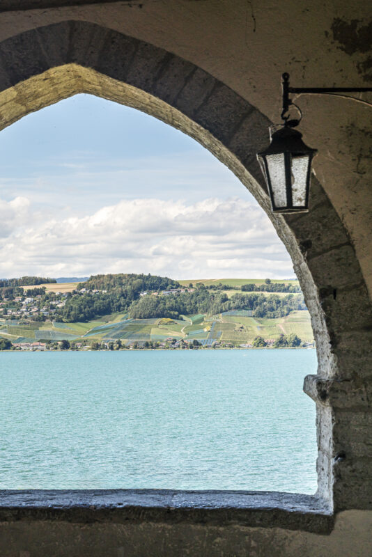 Blick auf den Murtensee