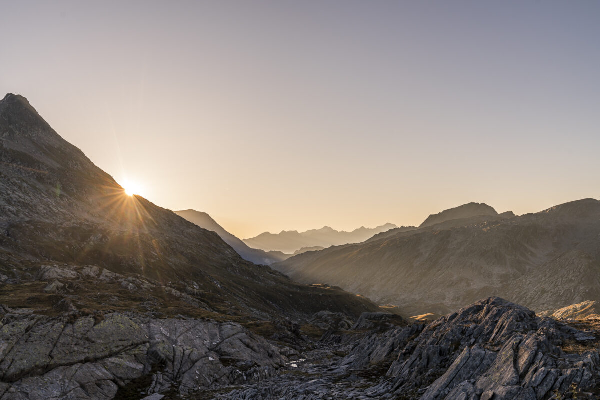 Sonnenaufgang bei der Cadlimohütte