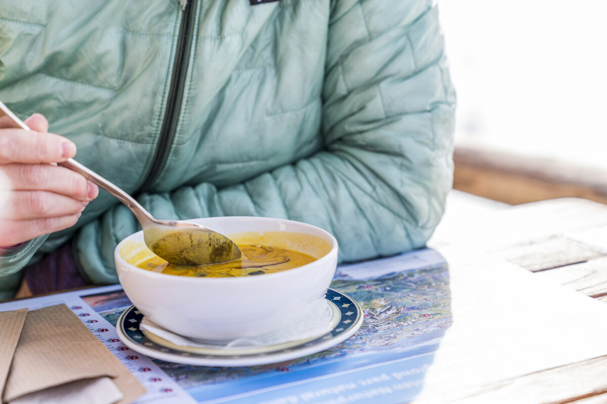 Tagessuppe im Berghaus Piz Platta