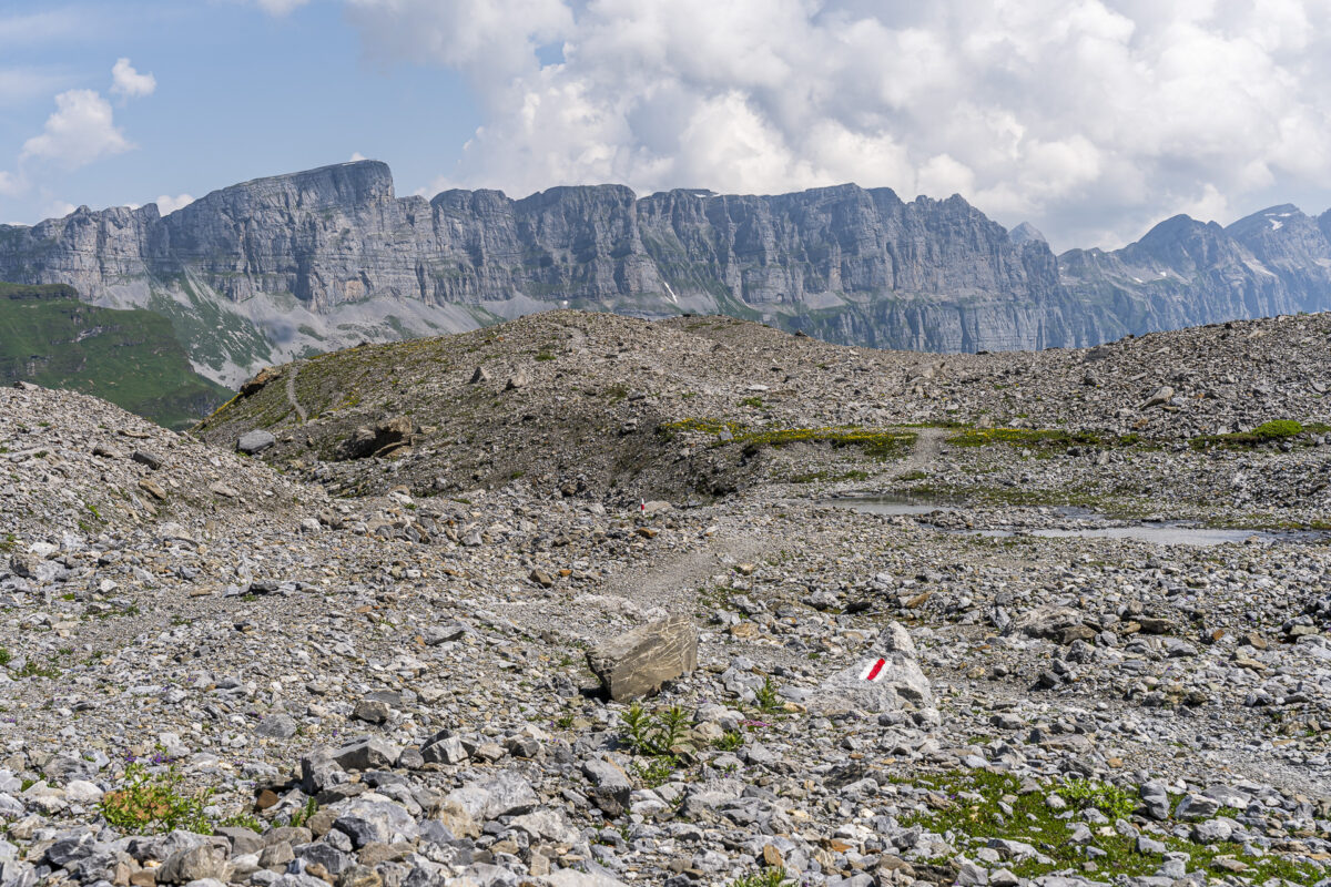 Wegweiser Clariden Höhenweg
