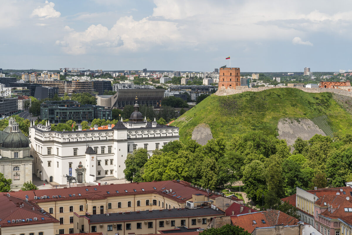 Blick RIchtung Gediminas-Turm von der St-Johannis Kirche VIlnius