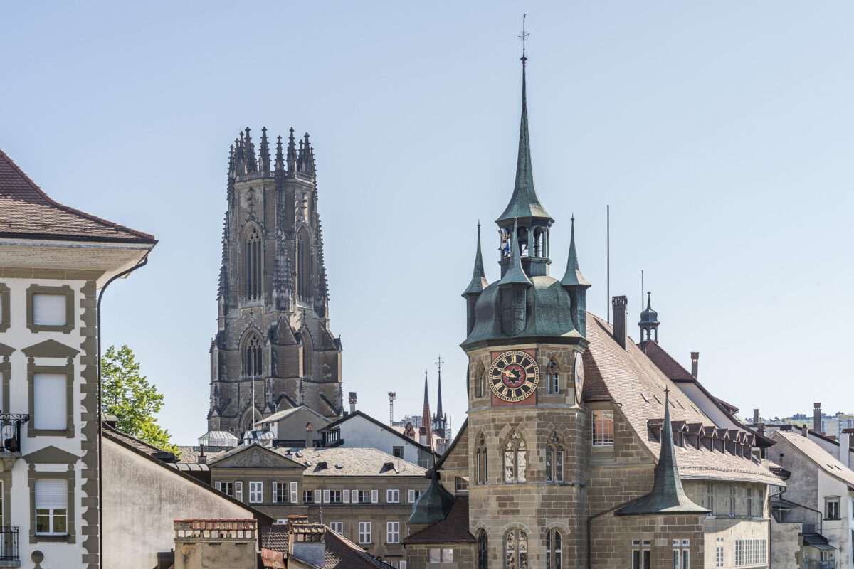 Blick auf die Kathedrale von Fribourg