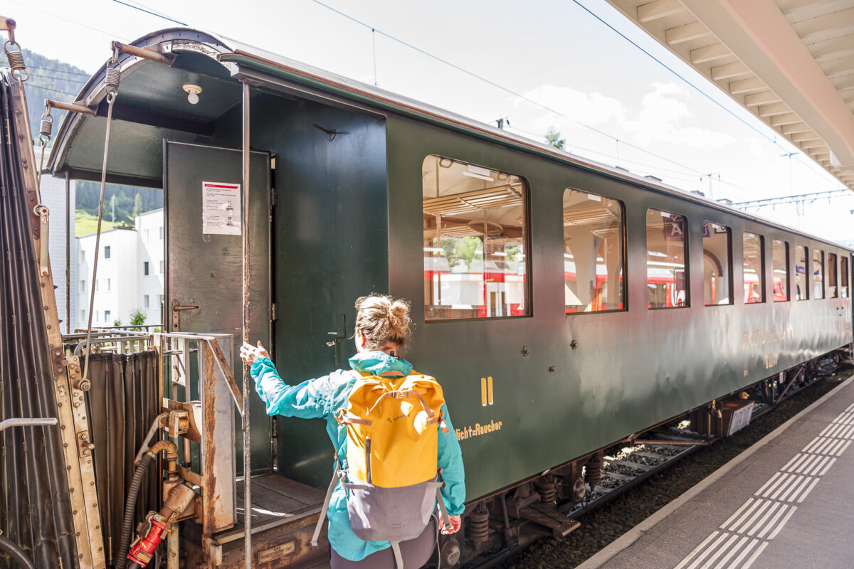 Historischer Zug am Bahnhof Davos Platz