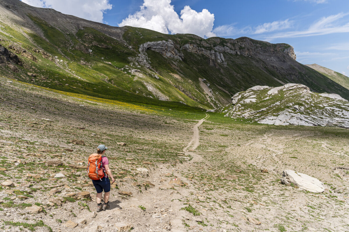 Abstieg vom Ammertenpass auf die Engstligenalp