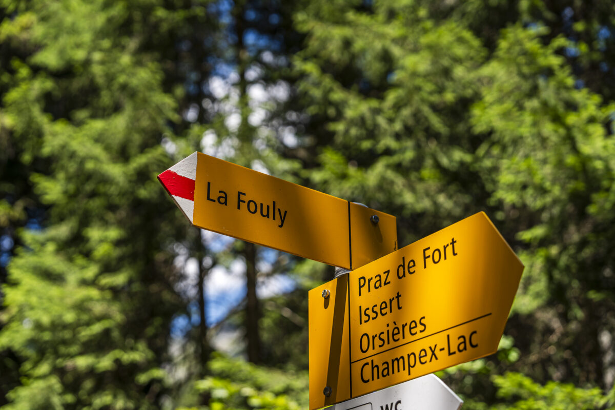 Wanderwegweiser auf dem Weg nach La Fouly